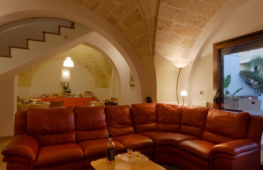 B&B L'Antica Rimessa Лечче Экстерьер фото