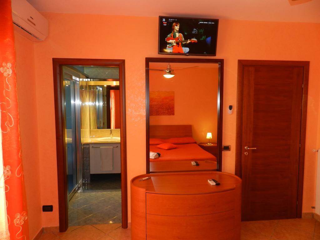 B&B L'Antica Rimessa Лечче Экстерьер фото