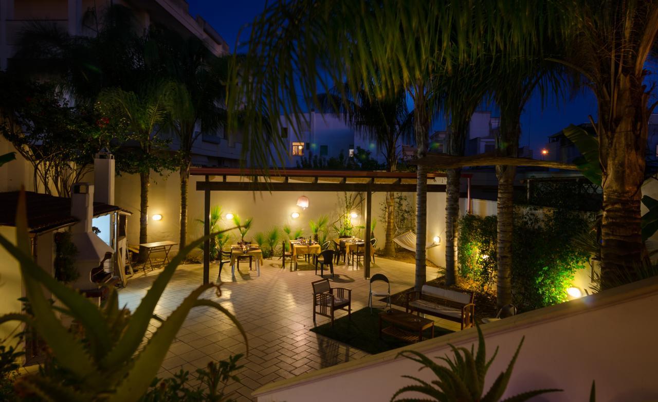 B&B L'Antica Rimessa Лечче Экстерьер фото